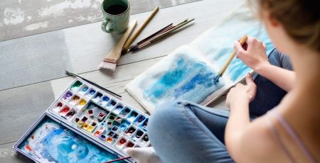Comment s’investir dans un projet créatif sans quitter son travail ?
