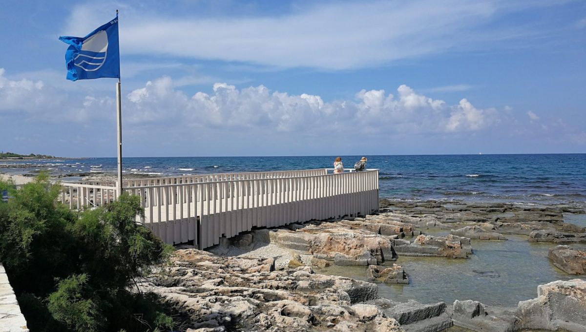 Une plage labellisée Pavillon Bleue.