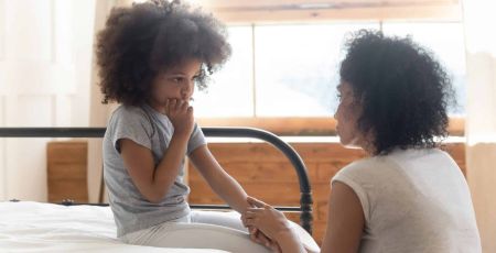 Illustration qui représente une mère et sa fille