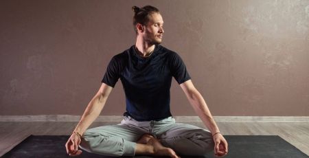 Le yoga et les hommes : découvrir une autre forme de masculinité