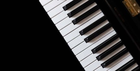 Un pianiste partage la musique classique