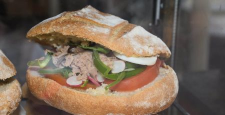 Marseille : en couple, ils remettent le pan bagnat au goût
