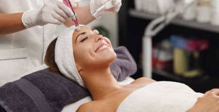 Le microneedling, efficace pour corriger les problèmes de peau