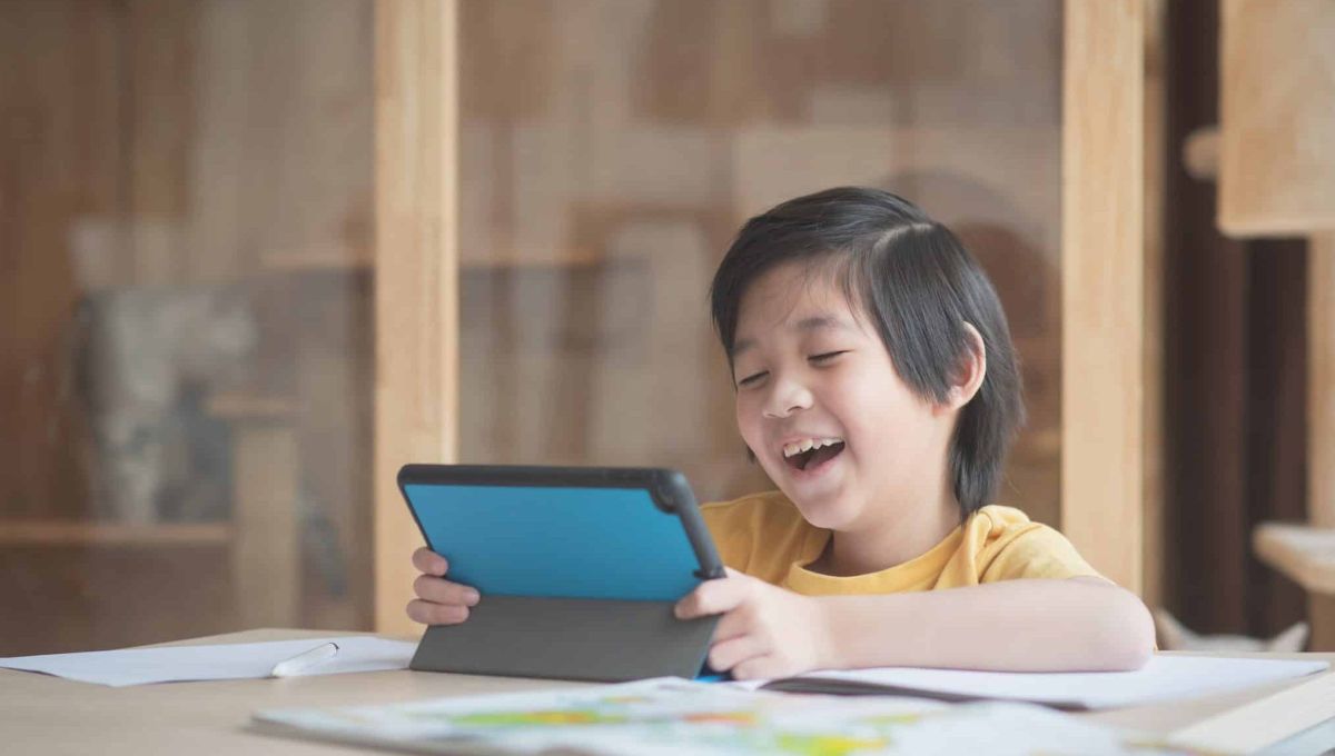 Rester un élève comme les autres avec le cartable connecté