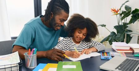 Enfants : Educawa accompagne les familles dans l’aide aux devoirs