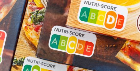 Nourriture emballée avec Nutri-score.