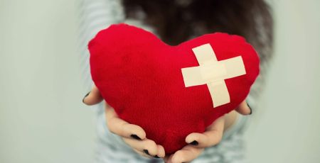 coeur avec pansements