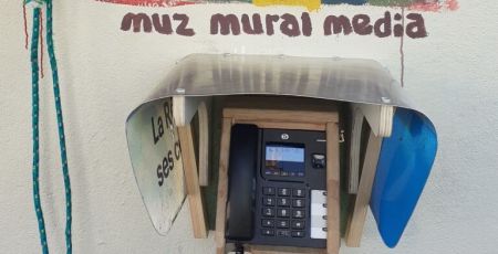 Première mondiale : des cabines téléphoniques réinstallées à Grenoble