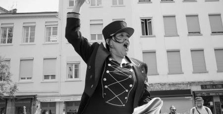 Crieuse publique / Valérie Niquet /