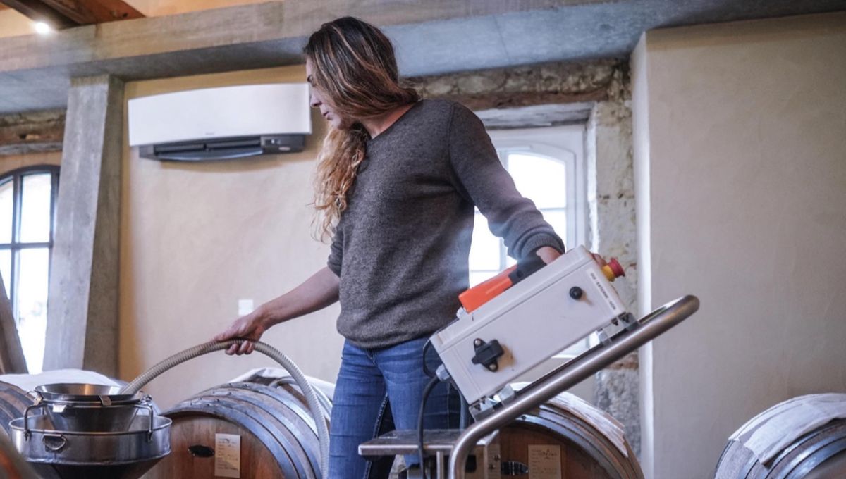 Cécile Giorza, la seule vinaigrière vigneronne de France / Photo D.R