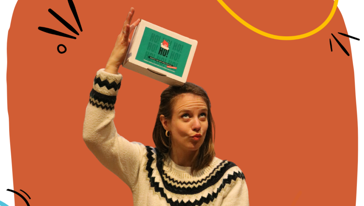 Caroline Fruchaud tient une Hostobox