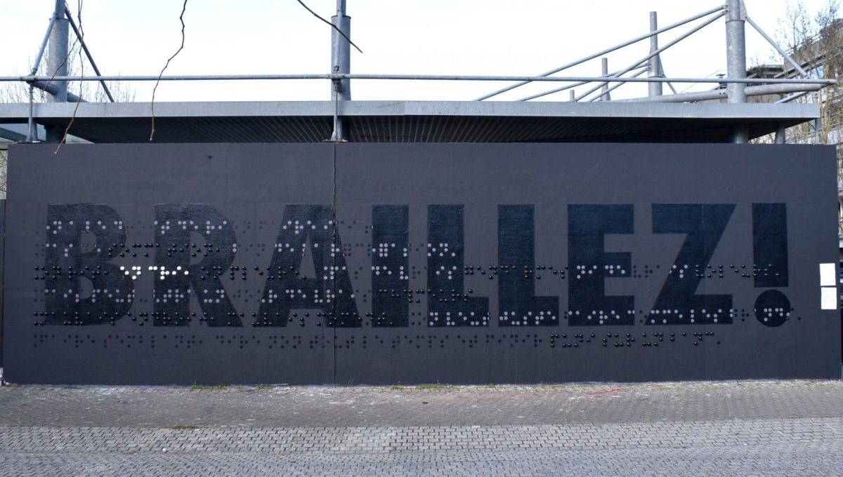 FRESQUE_EN_BRAILLE_PHOTO.JPG