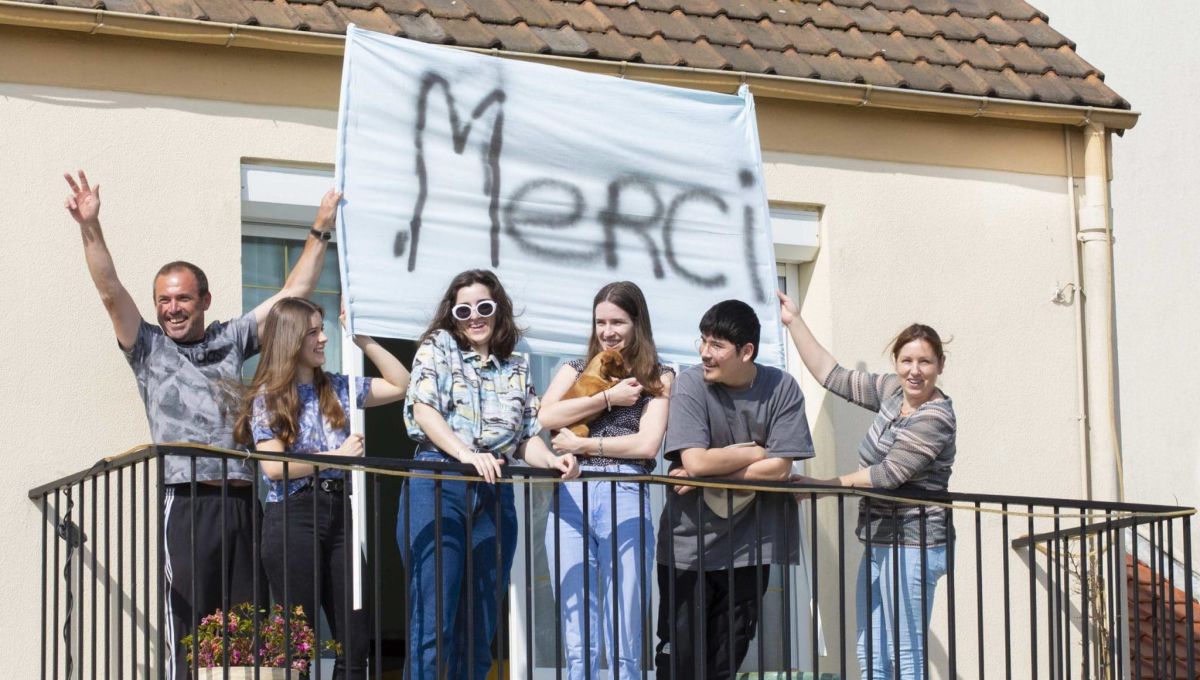 Fenêtre sur rue : le 1er confinement depuis l’objectif d’une photographe
