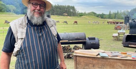 Kobus Botha, maître du feu et du braai au zoo de Thoiry