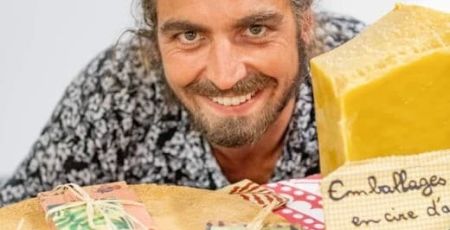 l'abeille qui emballe