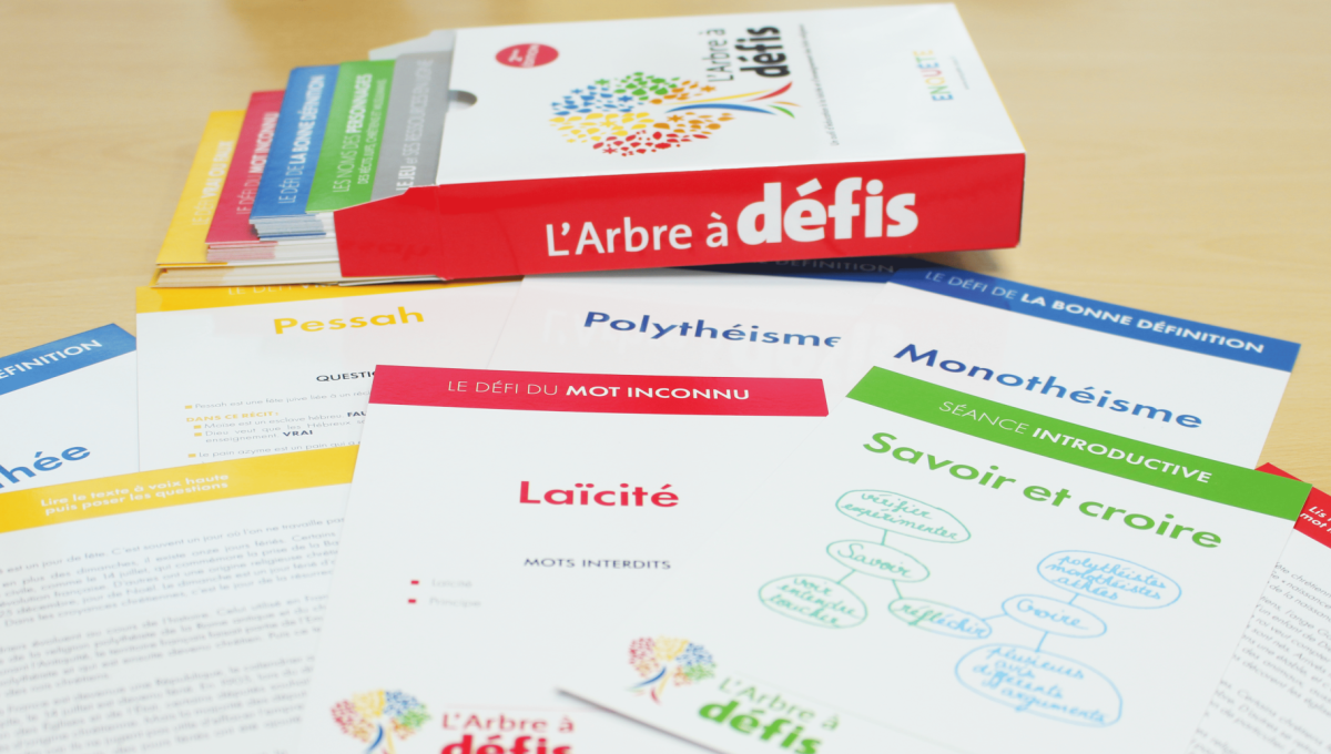 Visuel du jeu, l'arbre à défi de l'association Enquete
