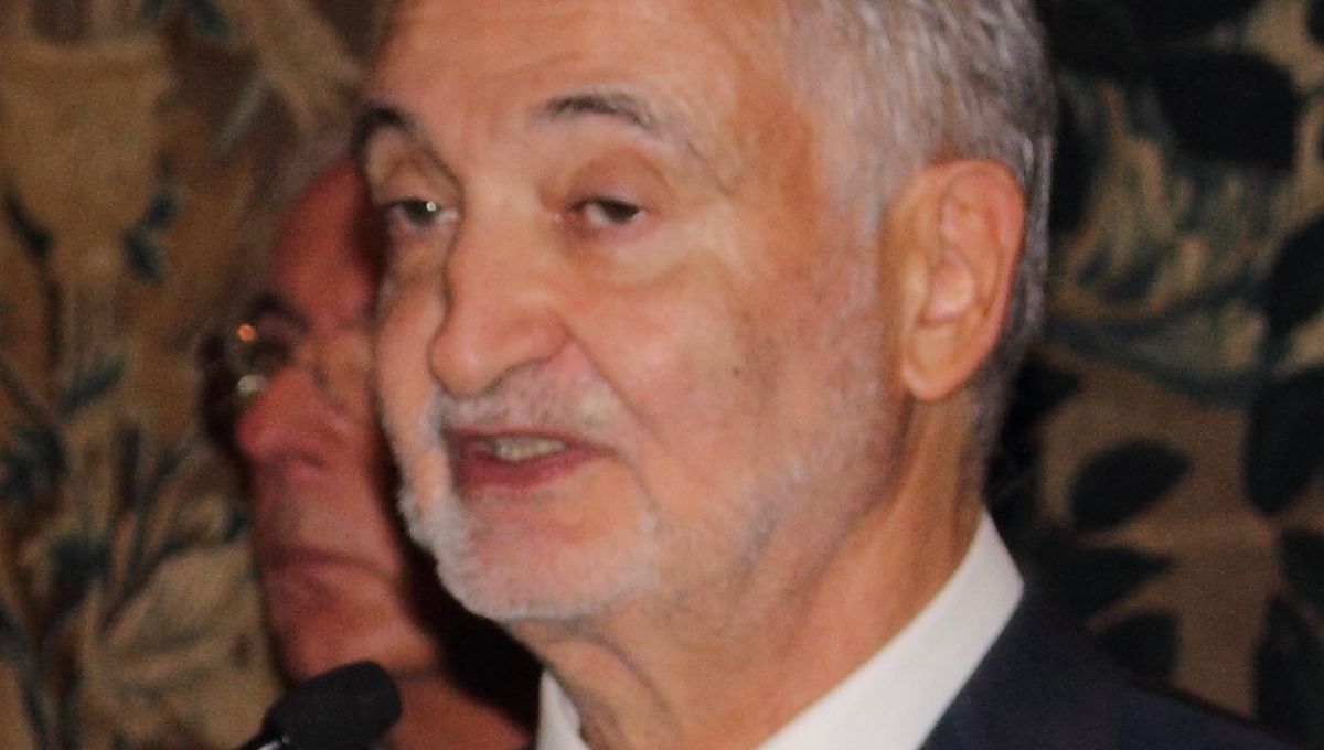 Jacques_Attali_en_2015.jpg