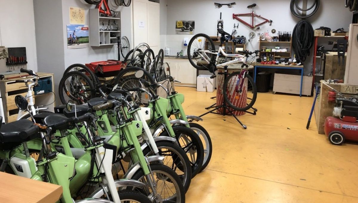 Mobylettes garage aide mobilité