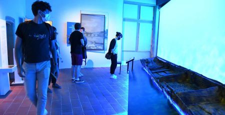 Les pieds dans l’eau : Une exposition lyonnaise à hauteur d’enfants