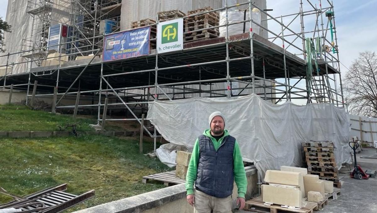 Olivier Vernet sculpteur d'une église millénaire nous a ouvert les portes du chantier