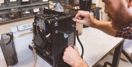 Repair_Cafe_AdobeStock_135349091_Yakobchuk_Olena.jpeg
