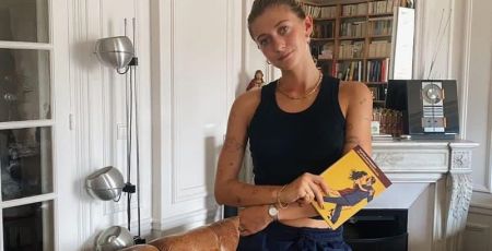 Rose et son livre inspirant