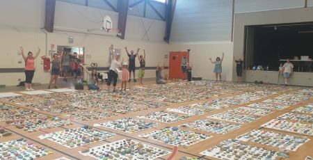 Isère : Bouvesse-Quirieu bat le record du monde de galets peints