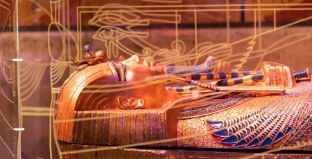 Lyon : Comprendre le paradoxe autour du pharaon Toutankhamon