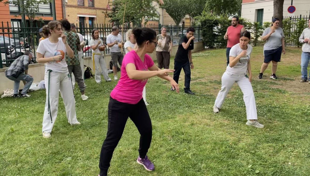 Un cours de capoeira inclusif à Vanves