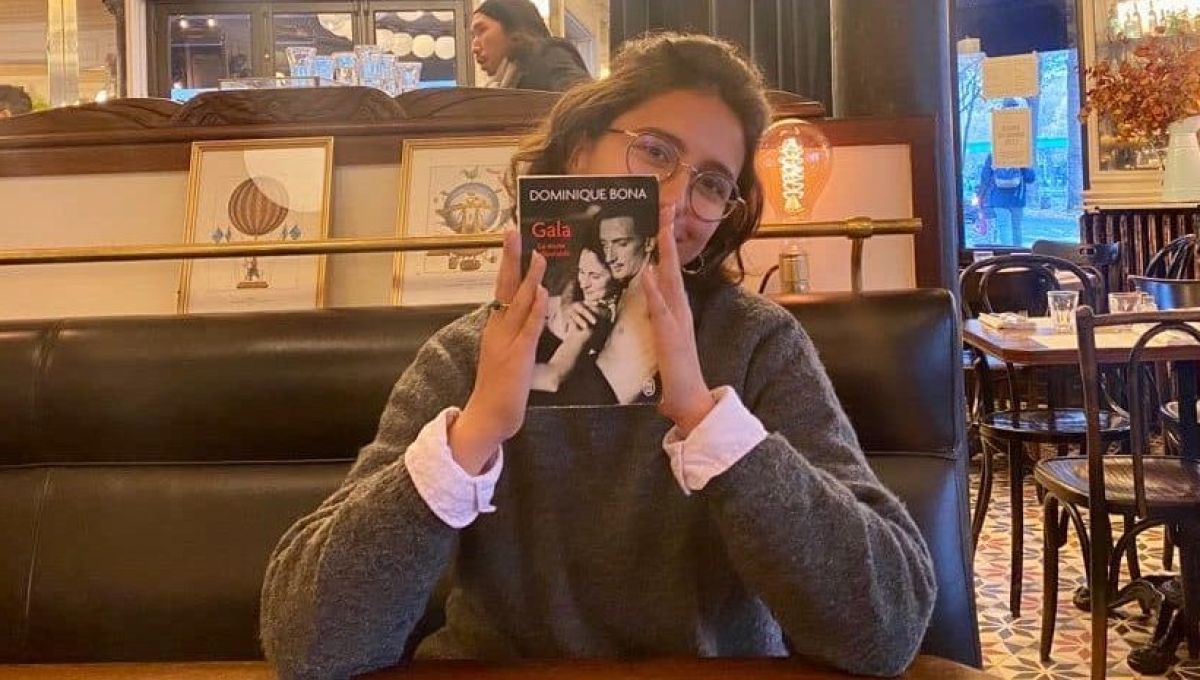 Adèle et son livre inspirant