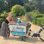Adeline, coiffeuse à domicile se déplace en vélo cargo et recycle les cheveux