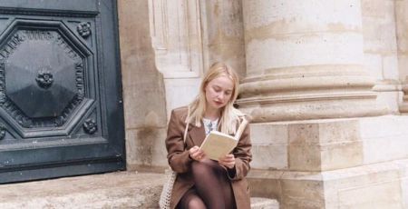 Azalais et son livre inspirant
