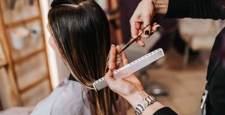 Une thérapie à travers les cheveux