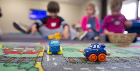 petites voitures tapis crèche