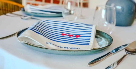 Bientôt le retour des serviettes de table en tissu dans les entreprises ?