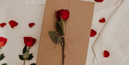 Box with roses