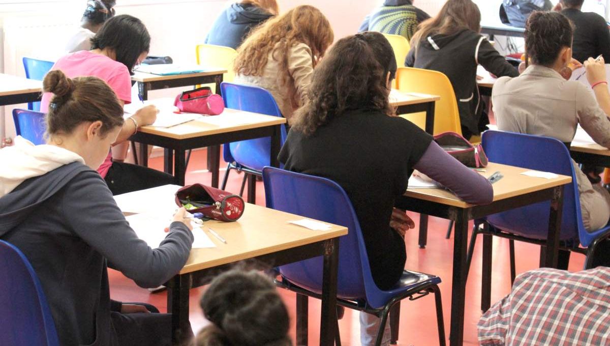 salle de classe, salle d'examen - crédit photo : Drivepix via Adobe Stock