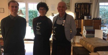 Cet atelier préserve le savoir-faire rare de la reliure d’art