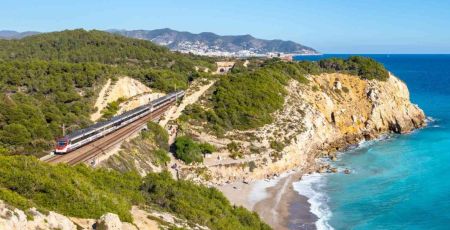 Cet été, « Et si on rentrait au bled en train ? » avec Nassira El Moaddem
