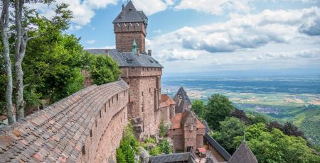 Château du Haut-Koenigsbourg et plaine d'Alsace