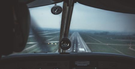 cockpit-g5b93d6745_1280.jpg