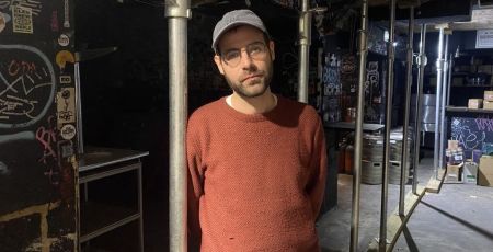 Comment sauver l’International, ce bar emblématique de la nuit rock parisienne ?