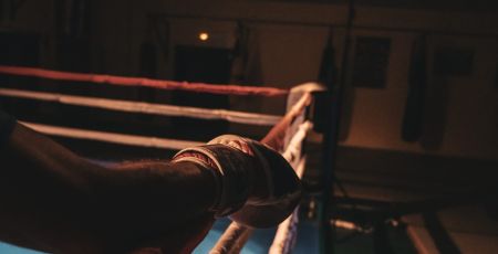 Movember : Cyril Benzaquen, champion de kickboxing engagé