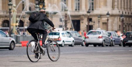 cycliste, place de la Concorde, Paris