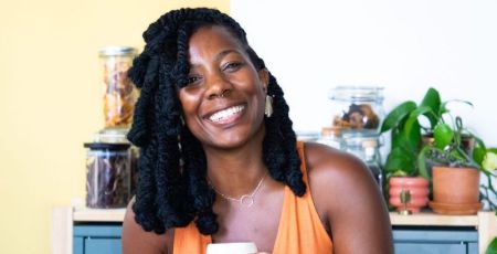 Cynthia Kå : Ses conseils nutrition pour un été tout en fraîcheur 