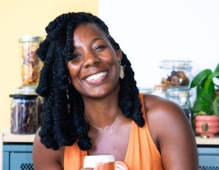 Cynthia Kå : Ses conseils nutrition pour un été tout en fraîcheur 