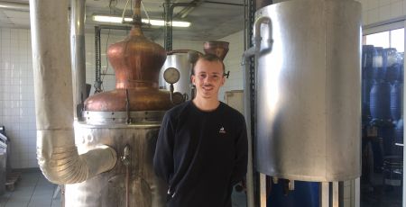 Les oreilles dans une distillerie artisanale alsacienne