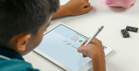 Dynamilis : perfectionner l’écriture manuscrite grâce à une tablette ?