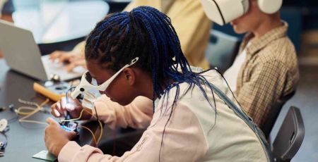Education en action : Encourager les filles à s’orienter vers les sciences