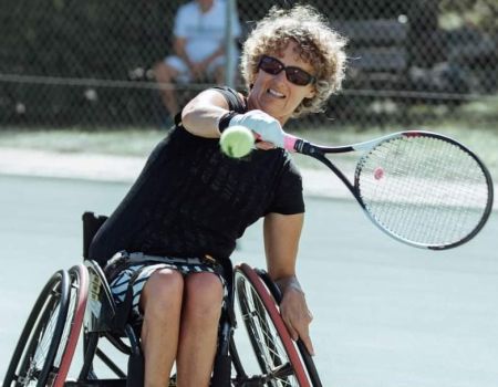 En fauteuil roulant, Sophie va gravir l’Annapurna au Népal